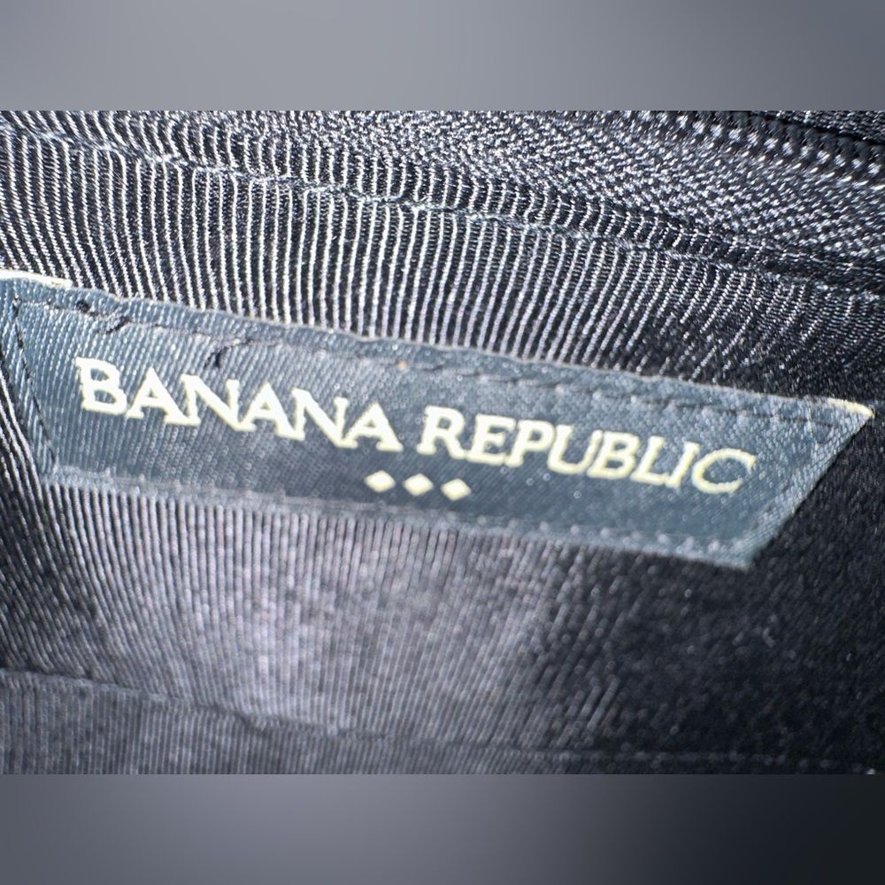 Banana Republic Woven Straw Clutch with patent leather trim, like new EUC - Picture 8 of 11